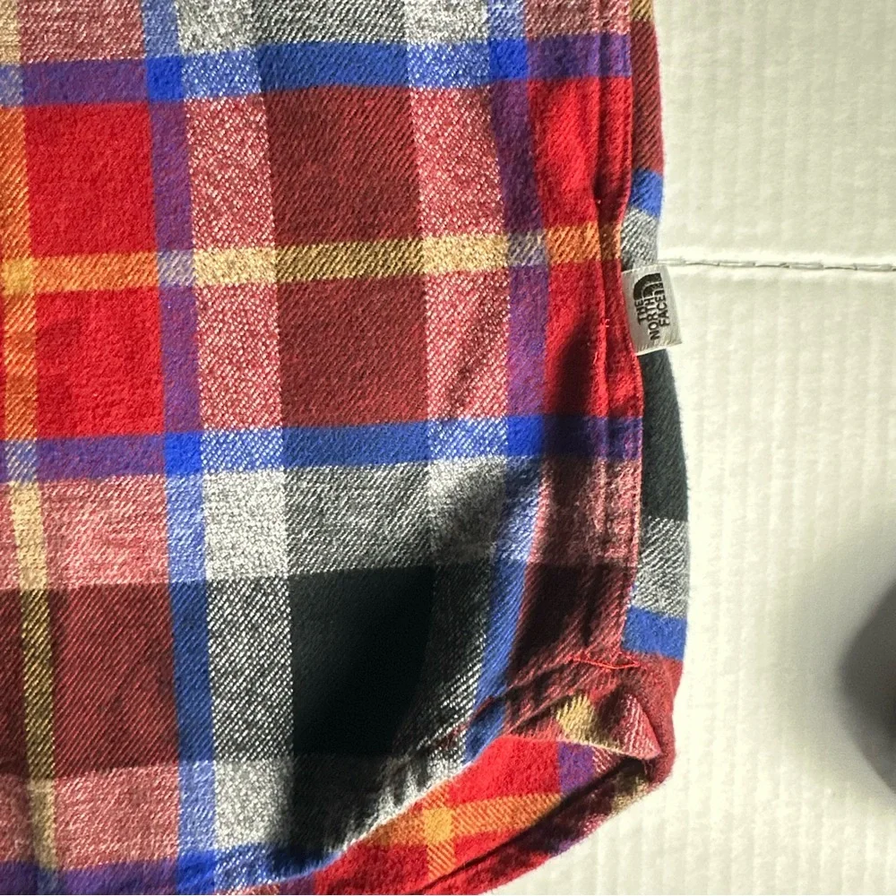 The North Face  Flannel Shirt Men's small Red Black Blue‎ Plaid Long Sleeve